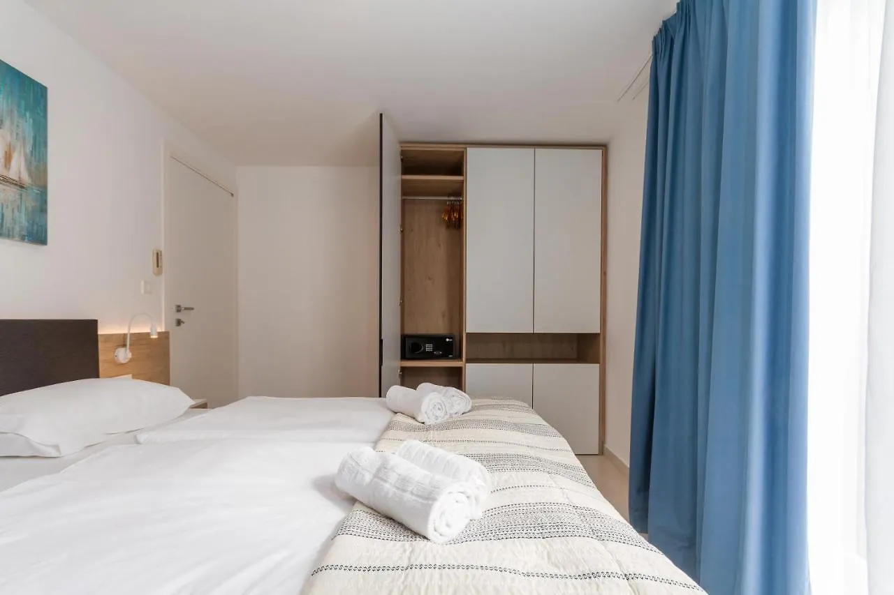 Garden Palace Umag Apartment
