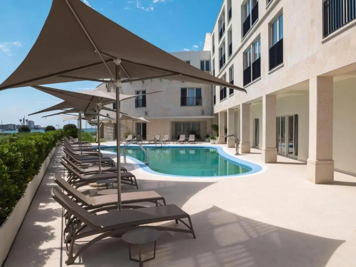 Garden Palace Umag 0*,